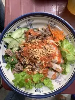 Hình ảnh Phở trộn đặc biệt