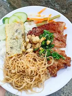 Cơm Tấm Sườn bì chả - 70.000 ₫ tại Cơm Tấm Tí Mập