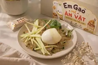 Hình ảnh Bánh tráng trộn trứng gà