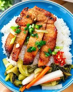 Hình ảnh cơm sườn nướng 