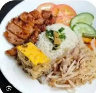 Hình ảnh cơm tấm sườn chả ốp la 