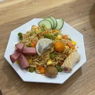Hình ảnh Mì trộn thập cẩm 6 topping 