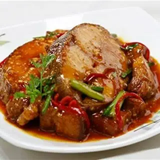 Hình ảnh Cơm niêu cá bớp kho tộ