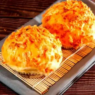 Hình ảnh Bánh Phomai Sốt Trứng Muối