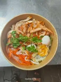 Xôi gà xé - 52.000 ₫ tại Xôi Ghẹ & Bánh Mì Cô Quỳnh - Đường Số 21