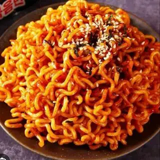 Mì trộn cay samyang sốt phô mai - 72.000 ₫ tại Mì Trộn Cay Phô Mai & Sa Tế 229 - Lê Quang Định