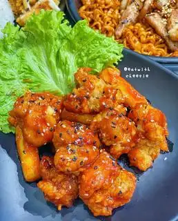 Gà tokbokki sốt mật ong - 75.000 ₫ tại Xù Food - Kimbap & Mì Trộn - Trần Hưng Đạo