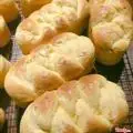 Hình ảnh Bánh mì hoa cúc