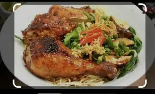 cơm gà xốt me  - 65.000 ₫ tại Cơm Gà Xối Mỡ Minh Ký - Lê Văn Lương