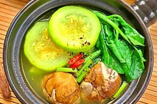Hình ảnh Hột vịt lộn um bầu (2 trứng)