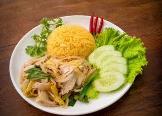 Gà xé - xé trộn gỏi - 45.000 ₫ tại Cơm Gà Chú Út - Nguyễn Gia Trí