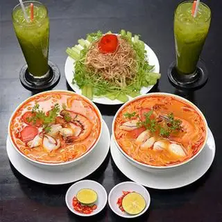 bún thái mực  - 87.000 ₫ tại Bún Mắm, Bún Thái & Bún Nước Lèo - Lê Văn Lương