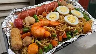 Hình ảnh mì trộn thập cẩm ,thêm mì,full topping