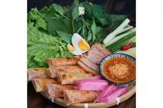 Chả Lụi ( nem, chả, trứng ) - 68.000 ₫ tại Chả Lụi Thị - Nguyễn Gia Trí