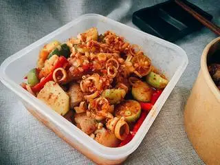 1 CHÂN GÀ SỐT THÁI & 1 BẠCH TUỘC SỐT THÁI - 200.000 ₫ tại Mr J - Chân Gà Sốt Thái - Võ Văn Kiệt