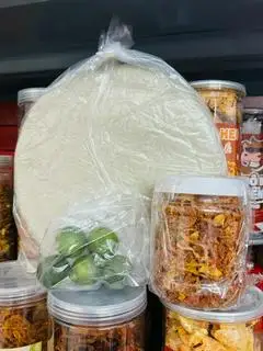 Combo Bánh Tráng Phơi Sương & Muối Tôm Hành Phi Tắc - 135.000 ₫ tại Bánh Tráng & Ăn Vặt - Tuyền Tuyền