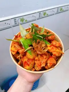 Hình ảnh Chân gà rút xương sốt thái 