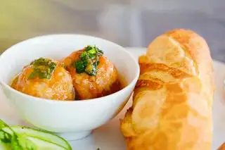 bánh mì xíu mại - 39.000 ₫ tại Bò Né 283/2 - Cách Mạng Tháng Tám