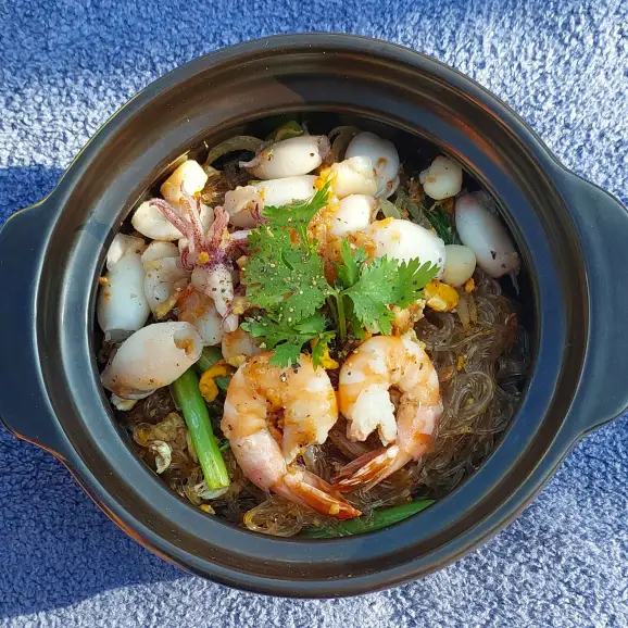Hình ảnh Miến hải sản tay cầm