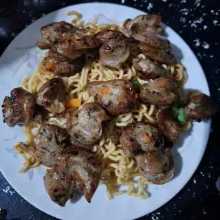 Hình ảnh Mì trộn Indomie 2  dồi sụn chiên 2 gói mì