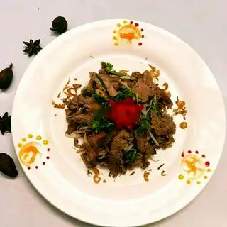 Hủ tiếu xào bò kiểu Singapore - 55.000 ₫ tại  Bếp Ông Lâm - Hủ Tiếu Xào Bò Singapore & Cơm Chiên Đùi Gà Sốt Hồng Kông - Đường Số 17