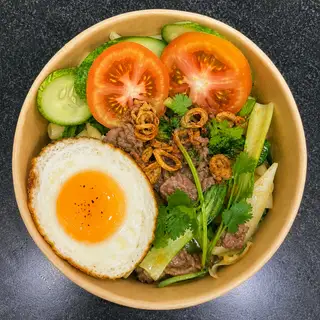 Hình ảnh Nui xào bò - trứng - nước tự chọn