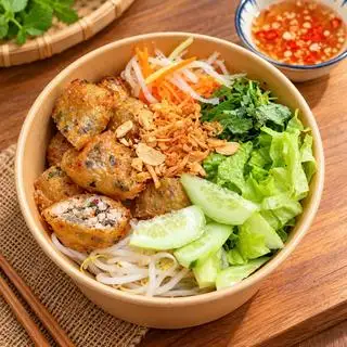 Hình ảnh Bún Trộn Nem Rán
