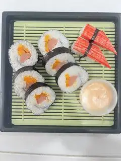 Cơm cuộn thanh cua và xúc xích trứng - 58.000 ₫ tại Sushi NaRy - Chuyên Cơm Cuộn & Sashimi - Cách Mạng Tháng Tám
