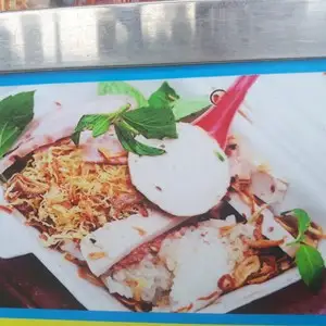 Xôi Mặn Thịt Chả - 28.000 ₫ tại Bánh Mì Hà Nội Bon Bon - Lê Đại Hành