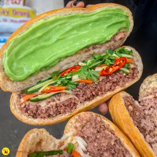 Hình ảnh Bánh Mì Bơ Cốm + Pate Xào