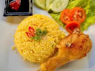 Cơm Gà Xối Mỡ  - 49.000 ₫ tại A KÌA Cơm Gà Xối Mỡ & Ăn Vặt - Nguyễn Oanh