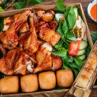 Hình ảnh Combo mừng khai trương - 1 con gà nướng sốt bí truyền