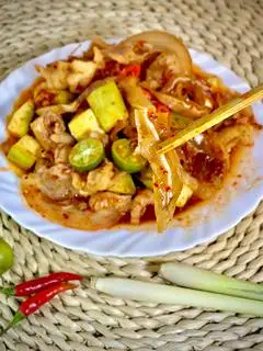 Hình ảnh Mix sốt Thái S (Tai heo + Chân gà rút xương)