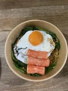 Hình ảnh Mì Trộn Trứng Thanh Cua 