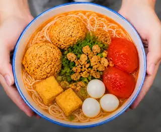 Hình ảnh Bún riêu Buôn mê (gồm 2 Riêu tôm + 3 Trứng cút + 2 đậu hủ)