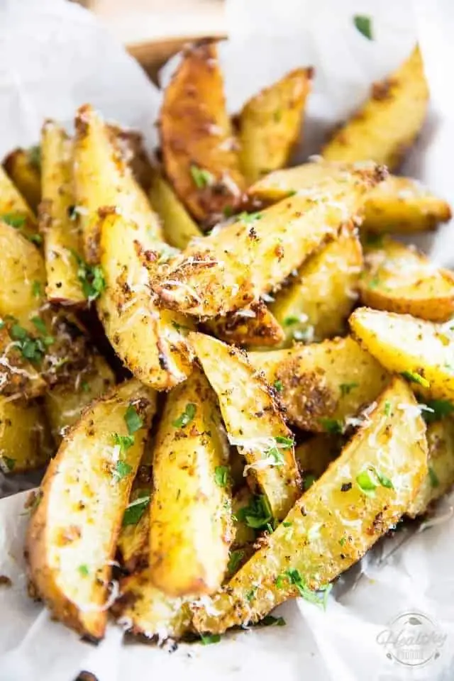 F26. Fried parmesan potato wedges. - 67.000 ₫ tại Santo Veggies - Salad Chay & Cheese - Võ Trường Toản
