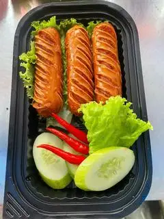Xúc xích gà xông khói - 15.000 ₫ tại Cơm Gà Xối Mỡ Bon Bon - Trần Xuân Soạn