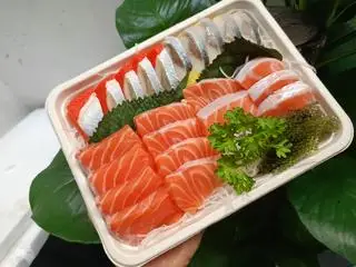 Combo Sashimi cá hồi cá trích ép trứng mix - 2A - 355.000 ₫ tại Sushi T&T - Cá hồi và Sashimi - Hồng Đức