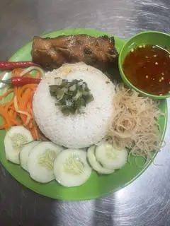 Hình ảnh  cơm tấm sườn cọng quay 