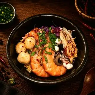 Mì trộn hải sản - 60.000 ₫ tại Mì Cay Nhà Béo - Đường Số 17
