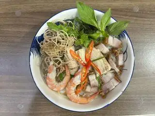 Bún nước lèo thập cẩm - 85.000 ₫ tại Bún Nước Lèo Sóc Trăng & Bún Mắm Cô Năm - Lê Văn Lương