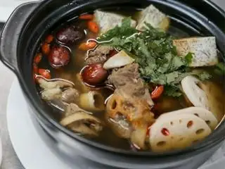 lẩu dê (kèm rau, mì, kim châm) - 300.000 ₫ tại Lẩu Dê Cây Dừa - Bình Đông