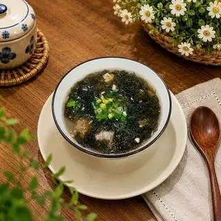 Canh rong biển - 10.000 ₫ tại Cơm Tấm Nguyên Hồng - Cơm Tấm Long Xuyên, Cơm Tấm Sườn & Cơm Tấm Bì Chả - Cao Lỗ