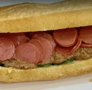 Hình ảnh Bánh mì xúc xích pate