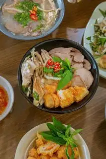 Bánh ướt thập cẩm - Chính gốc (Since1979) - 65.000 ₫ tại Bánh Ướt Lòng Gà Trang Đà Lạt - Chính Gốc Since 1979 - Trần Bình Trọng