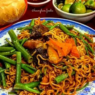 Phá  lấu  mi xào - 45.000 ₫ tại Quỳnh Như - Bò Lá Lốt & Bún Thịt Nướng - Đường 49