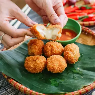 Hình ảnh Nem chua phô mai - 10