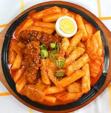 Hình ảnh Tokbokki nhân phô mai 