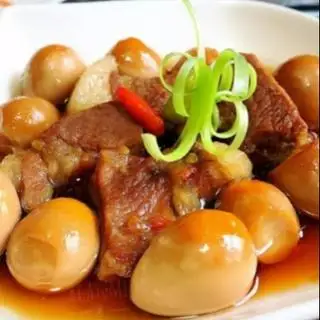 Cơm thịt kho trứng nước dừa - 43.000 ₫ tại Cơm Văn Phòng Thanh Tú - Nguyễn Văn Khối