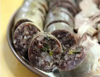 Hình ảnh Dồi huyết luộc